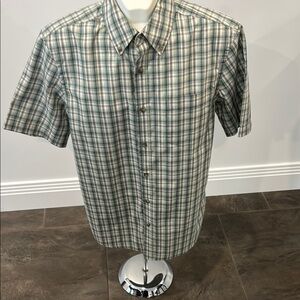 Green Casual Button Down Shirt with Plaid Design